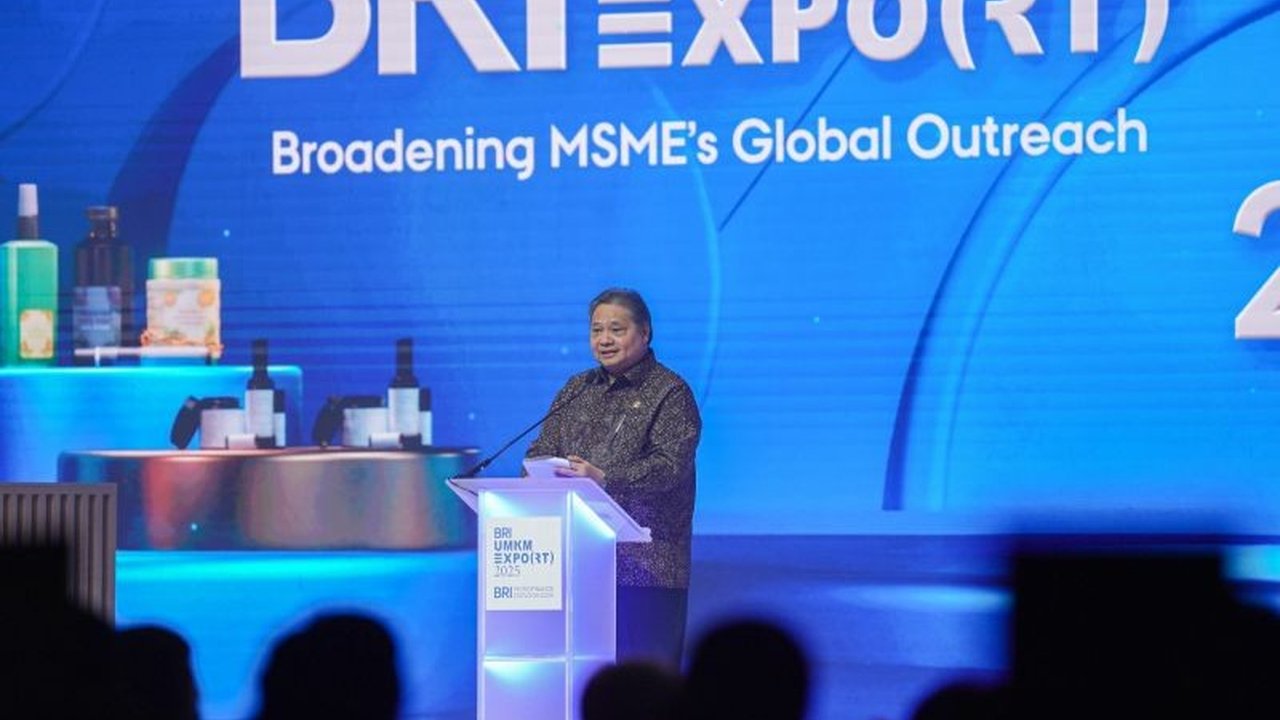 Menko Airlangga Hartarto tegaskan komitmen pemerintah dalam memajukan UMKM lewat berbagai program seperti penghapusan hutang, subsidi bunga, dan kemudahan akses pembiayaan, serta peningkatan kapasitas ekspor.