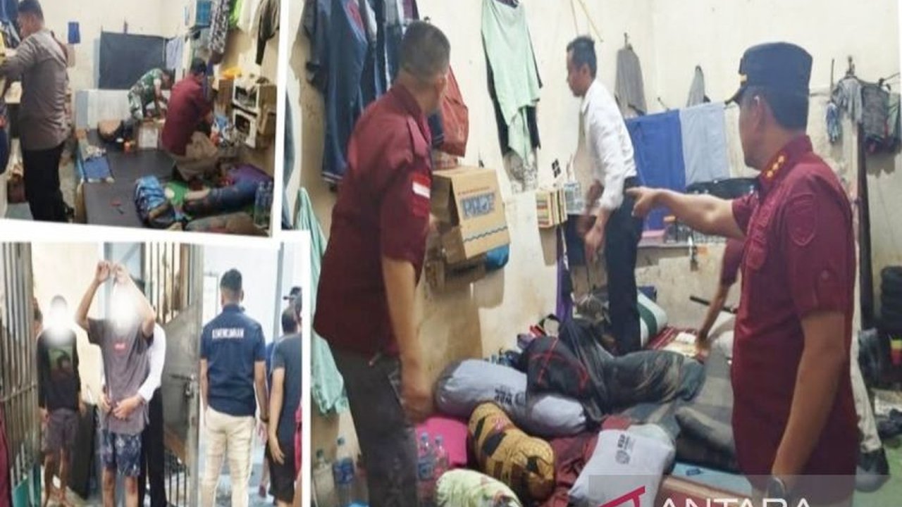 Lapas Narkotika Kelas IIA Karang Intan, Banjar, Kalsel, menggelar razia besar-besaran pascalibur panjang Isra Miraj dan Imlek 2025 untuk mencegah masuknya narkoba dan barang terlarang lainnya, hasilnya nihil.