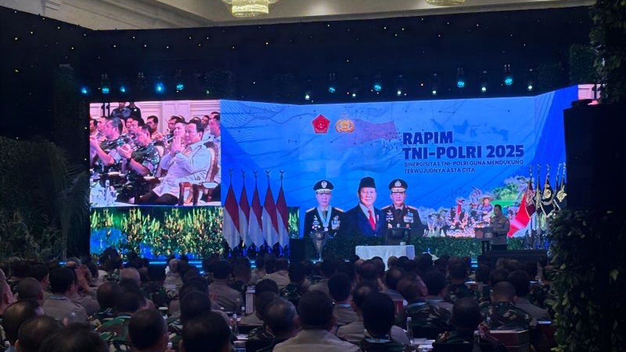 Kapolri Jenderal Listyo Sigit Prabowo menetapkan keberhasilan TNI-Polri tahun 2024, termasuk dalam ketahanan pangan dan dukungan program pemerintah, sebagai standar kinerja untuk tahun 2025.