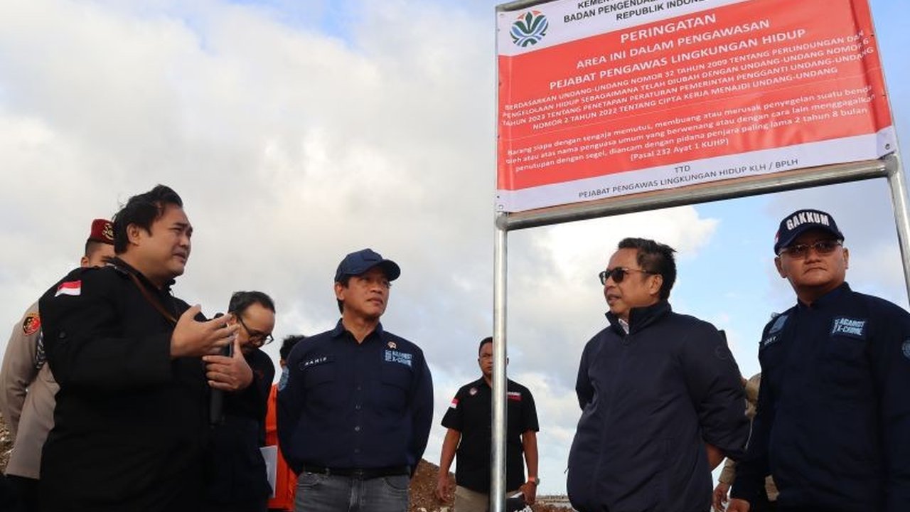 Menteri Lingkungan Hidup Hanif Faisol Nurofiq menegaskan akan menindak tegas PT TRPN dan PT MAN terkait reklamasi ilegal di perairan Bekasi tanpa izin lingkungan, yang berpotensi merusak lingkungan dan menimbulkan konflik sosial.