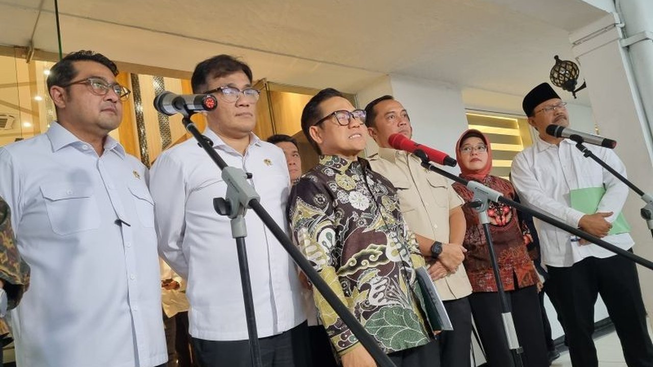 Menko PMK Muhaimin Iskandar memimpin rapat tingkat menteri untuk percepatan penyelesaian Data Tunggal Sosial Ekonomi (DTSE) yang akan menjadi rujukan kementerian/lembaga dalam program pembangunan, sejalan dengan arahan Presiden.