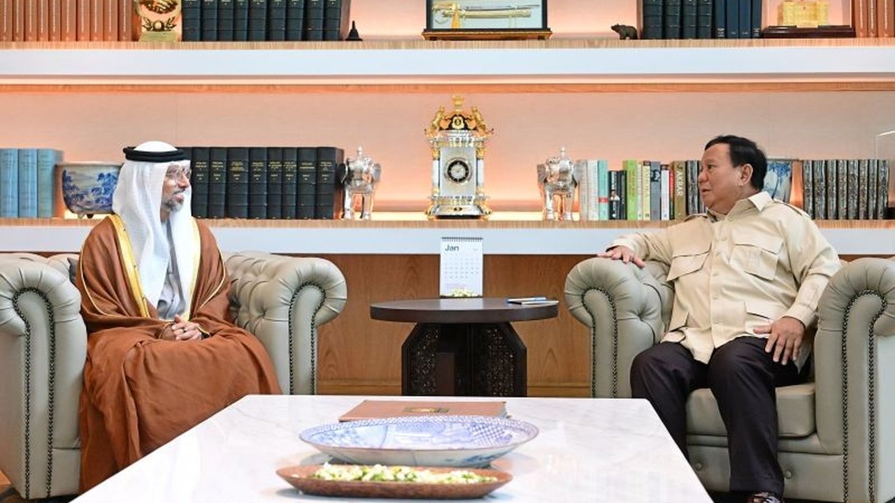 Presiden Prabowo Subianto bertemu Menteri Energi dan Infrastruktur Uni Emirat Arab, Suhail Mohamed Al Mazrouei, di Jakarta untuk membahas tindak lanjut kerja sama bilateral di sektor energi, perumahan, dan bidang strategis lainnya.