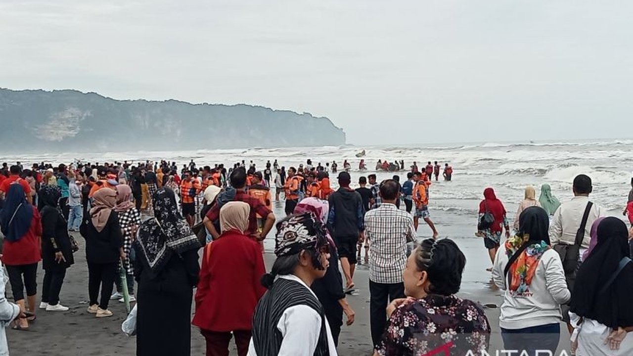 Selama libur panjang akhir Januari 2024, pendapatan asli daerah (PAD) sektor pariwisata Bantul mencapai Rp1,07 miliar dari kunjungan 75.218 wisatawan, didominasi kawasan Parangtritis.