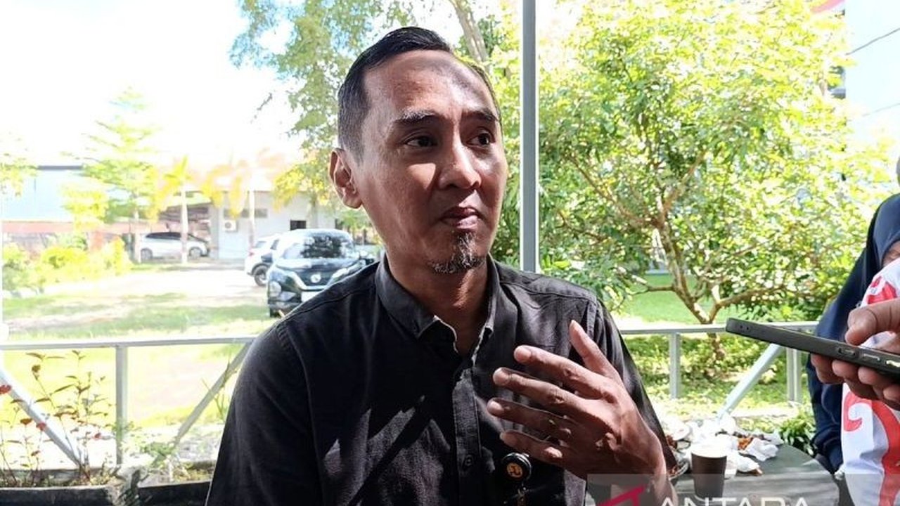 Pemerintah Kabupaten Kotim mengalokasikan Rp27 miliar untuk melanjutkan rekonstruksi Jalan Simpang Kalang-Tumbang Kalang guna mendorong perekonomian masyarakat di Kecamatan Antang Kalang, Kalimantan Tengah, ditargetkan selesai tahun 2025.