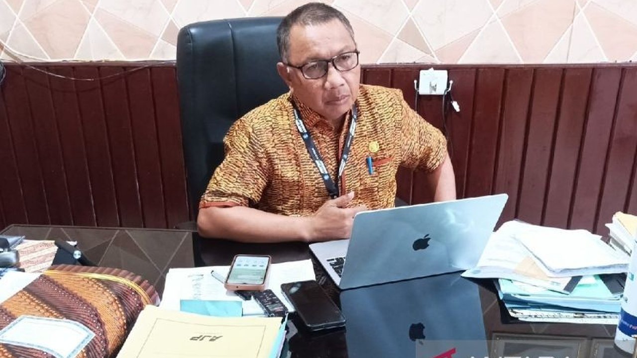 Pemerintah Kabupaten Biak Numfor menerapkan pembelajaran mandiri bagi siswa selama Ramadhan 1446 H, dengan jadwal sekolah disesuaikan untuk siswa muslim dan non-muslim, serta libur Idul Fitri mengikuti keputusan pemerintah.