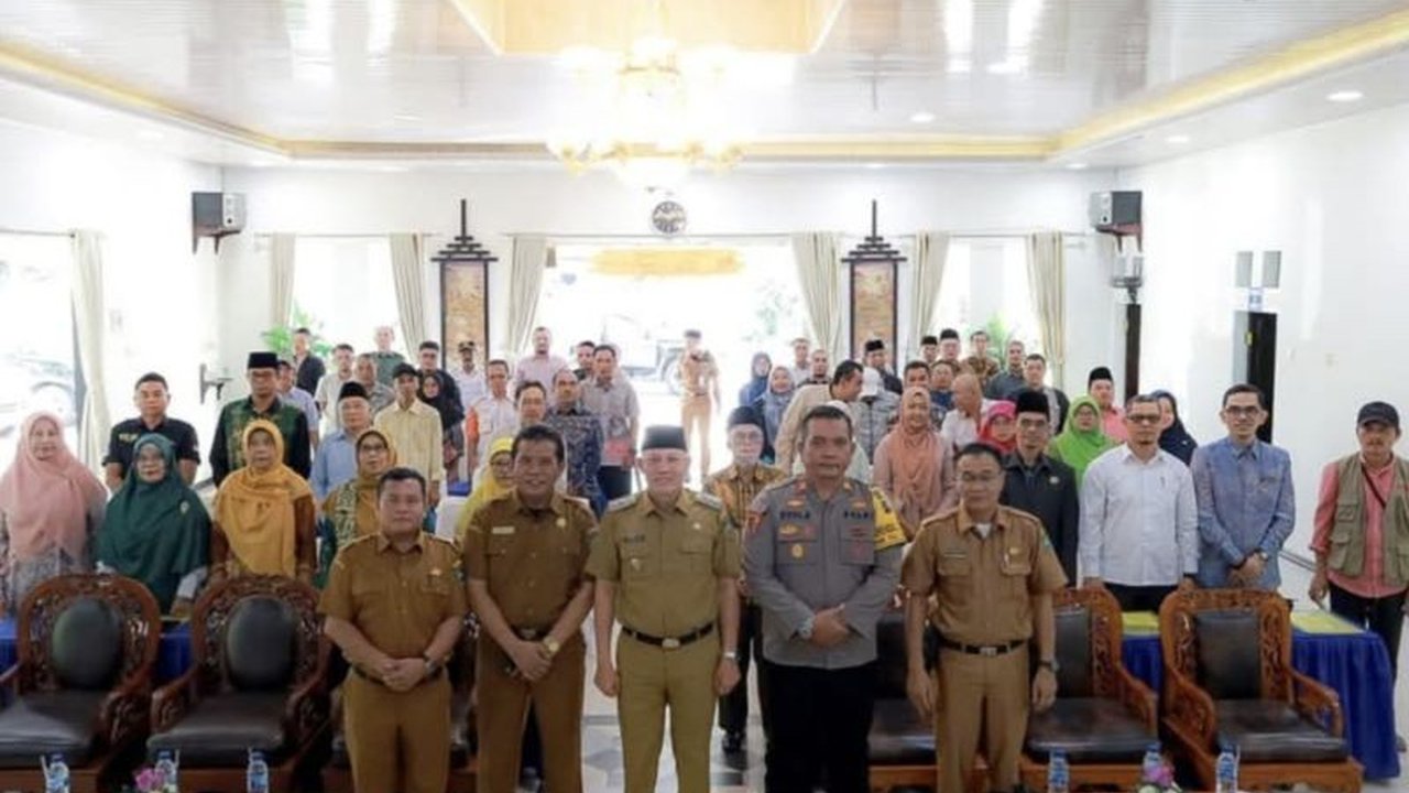 Pemkab Pasaman mengalokasikan Rp1,1 miliar sebagai dana hibah untuk delapan partai politik di DPRD Pasaman periode 2024-2029, dengan alokasi berbeda berdasarkan perolehan suara, untuk pendidikan politik dan administrasi partai.