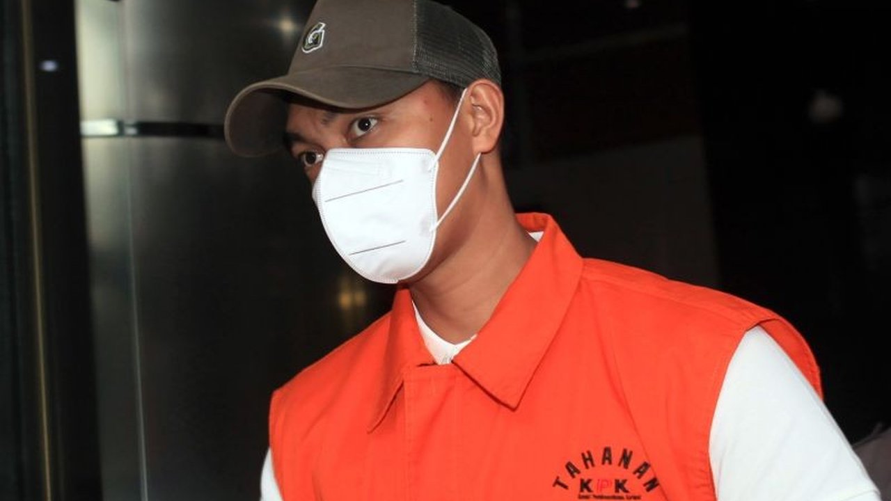 Direktur Utama Bank Bengkulu, Beni Harjono, diperiksa KPK sebagai saksi dalam kasus dugaan korupsi yang menjerat Gubernur Bengkulu nonaktif, Rohidin Mersyah, beserta dua tersangka lainnya.