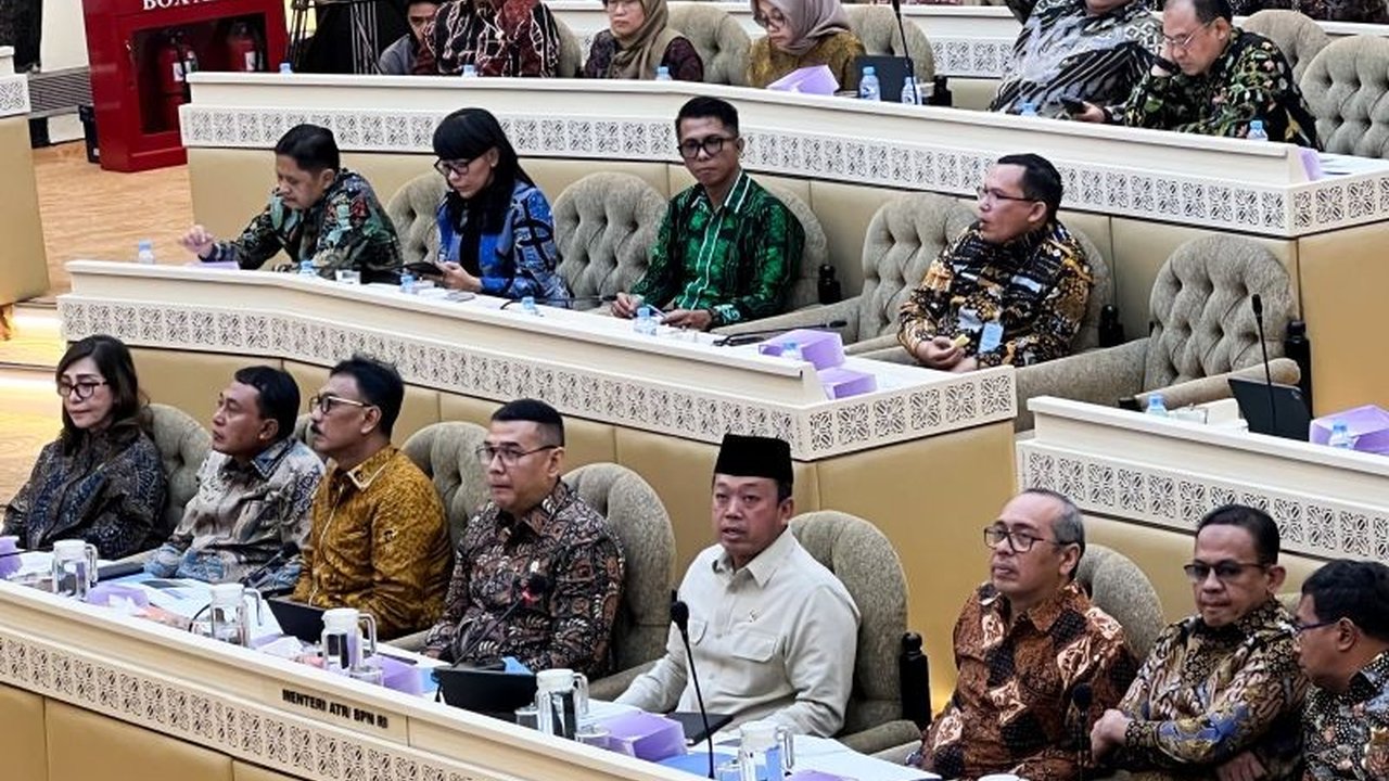 Menteri ATR/BPN Nusron Wahid mengakui keterlibatan oknum internal dalam kasus perubahan data tanah yang menyebabkan pembangunan pagar laut ilegal di Bekasi, Jawa Barat, dan kini tengah diusut.