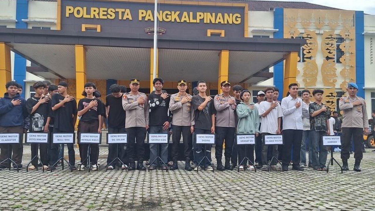 Polresta Pangkalpinang, Bangka Belitung, membantu lima anak eks geng motor kembali bersekolah melalui program beasiswa dan juga memfasilitasi anak-anak yang lebih dewasa untuk bekerja sama dengan pengusaha lokal.