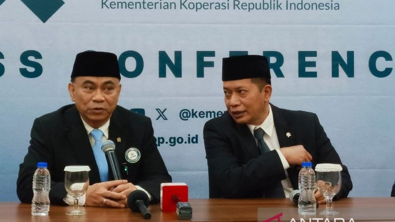 Menteri Koperasi dan UKM Budi Arie Setiadi menyatakan pemerintah tidak akan memberikan dana talangan kepada delapan koperasi bermasalah yang merugikan anggotanya hingga Rp26 triliun, namun akan berupaya memaksimalkan pemulihan dana.