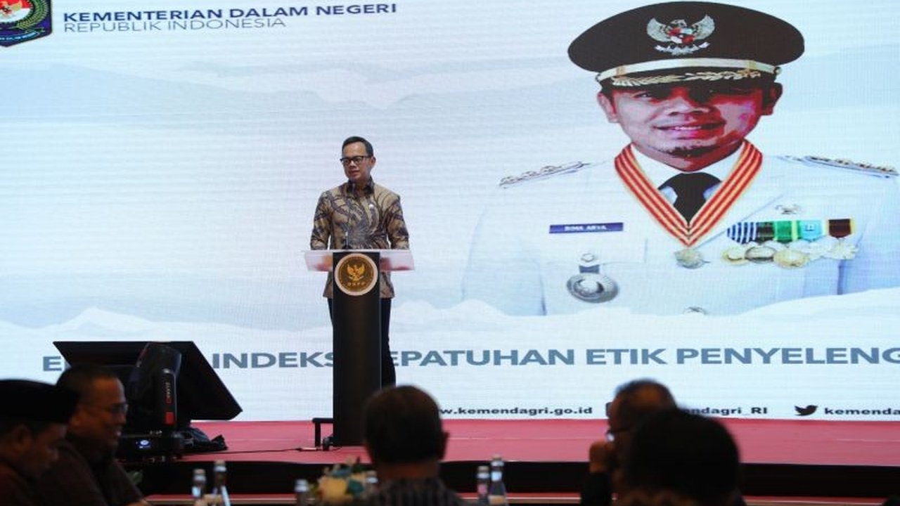 Wamendagri Bima Arya mengungkapkan hasil survei Litbang Kompas dan Indikator Politik Indonesia menunjukkan Pilkada 2024 berdampak positif pada kepuasan publik terhadap kinerja pemerintahan 100 hari pertama Presiden Prabowo.