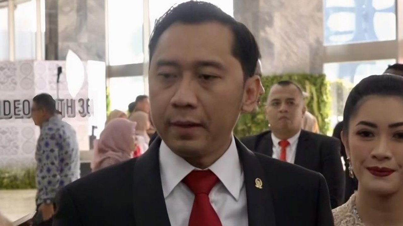Wakil Ketua MPR RI, Edhie Baskoro Yudhoyono, menekankan pentingnya pendidikan konstitusi dan Empat Pilar Kebangsaan untuk memperkuat kualitas SDM dan memperbaiki sistem negara, termasuk mengkaji ulang sistem pemerintahan Indonesia.