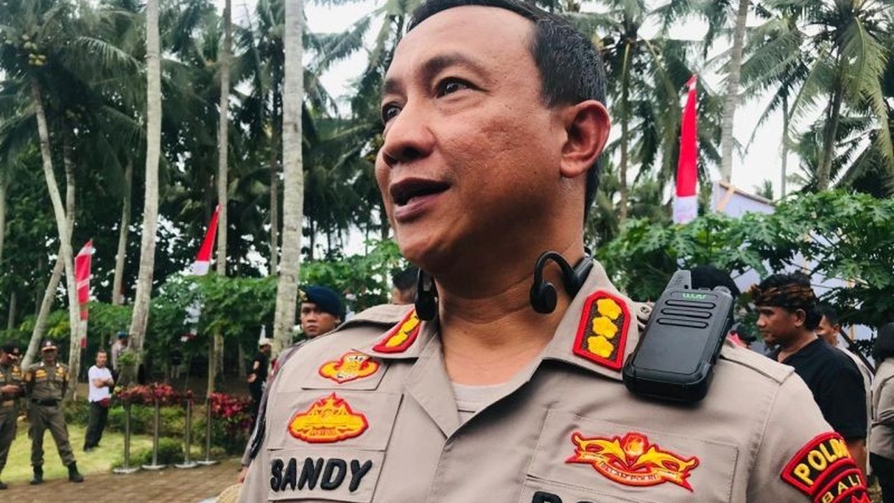 Polisi Bali memburu sembilan warga negara asing yang diduga merampok seorang warga Ukraina di Bali, dengan kerugian mencapai Rp3,4 miliar, melibatkan penculikan dan kekerasan.