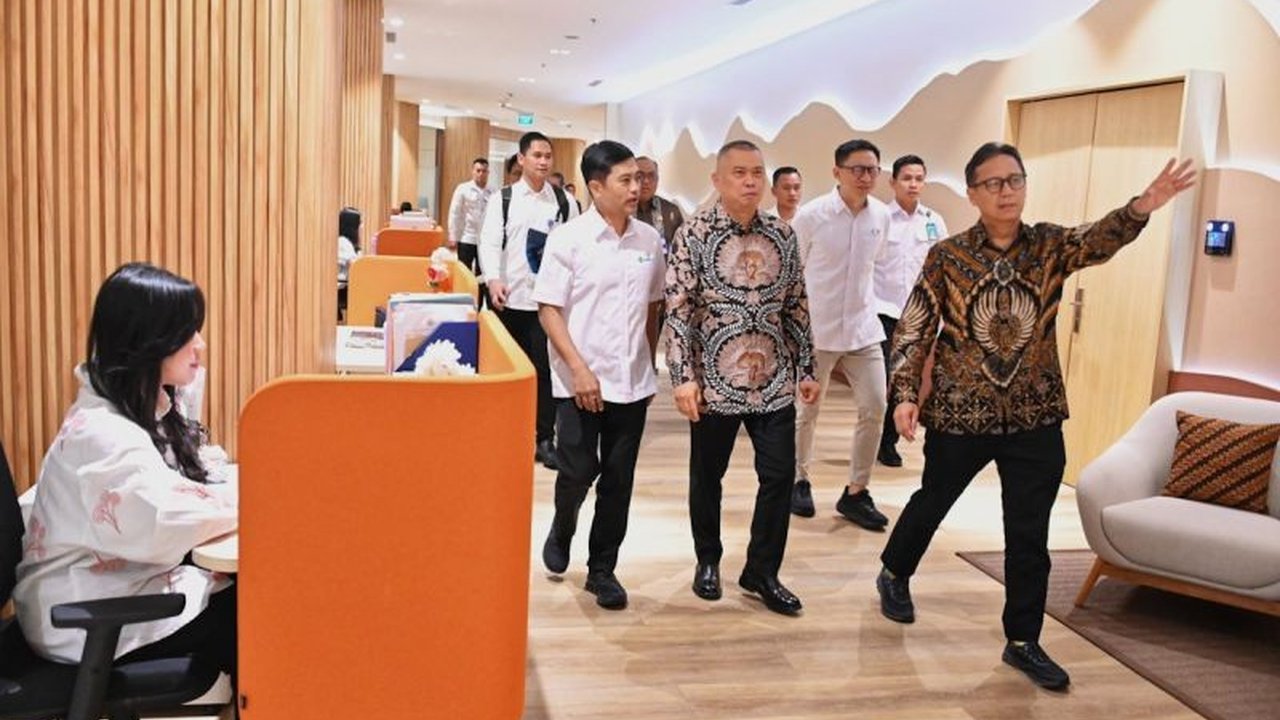Menhub Dudy Purwagandhi berkoordinasi dengan Menkes Budi Gunadi Sadikin terkait kesiapan angkutan Lebaran 2025, memastikan kesehatan pemudik terjamin dengan dukungan fasilitas kesehatan di jalur mudik.