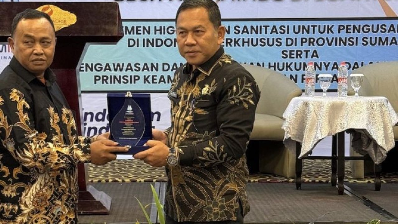 Asosiasi Depot Air Minum Indonesia (Asdamindo) siap membantu pengusaha depot air minum isi ulang dalam proses sertifikasi untuk memastikan standar kesehatan dan keamanan terpenuhi, sekaligus meningkatkan kepercayaan konsumen.