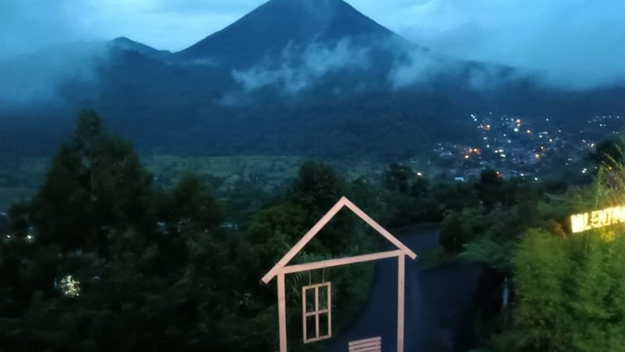 Badan Geologi menurunkan status Gunung Lokon di Tomohon, Sulawesi Utara, menjadi Waspada (Level II) pada 31 Januari 2025 pukul 06.00 WITA, setelah menunjukkan penurunan aktivitas vulkanik.