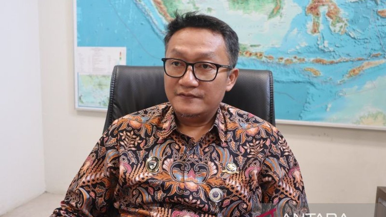 KSOP Labuan Bajo melarang pelayaran wisata ke Pulau Komodo dan Padar pada 1-8 Februari 2025 karena cuaca buruk yang diperkirakan disertai angin kencang, gelombang tinggi, dan arus kuat.