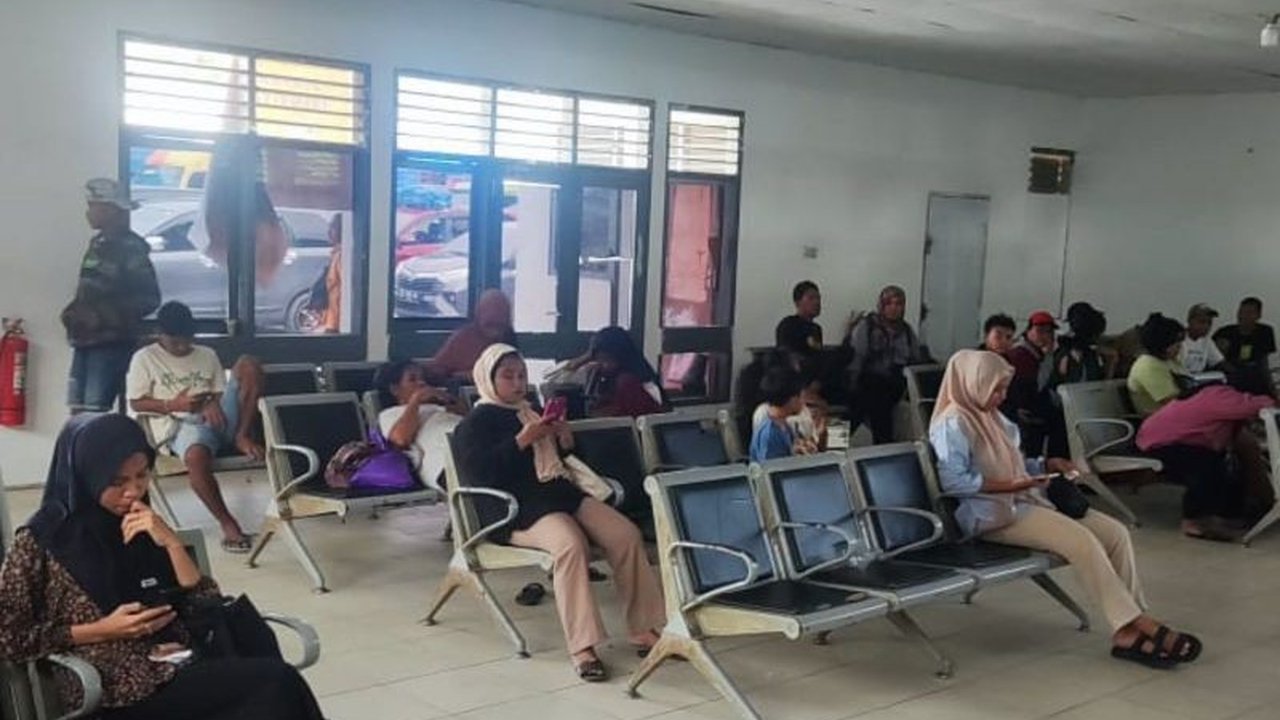 Waspada Cuaca Buruk! ASDP Ambon Imbau Penumpang Penyeberangan Lebih Hati-hati