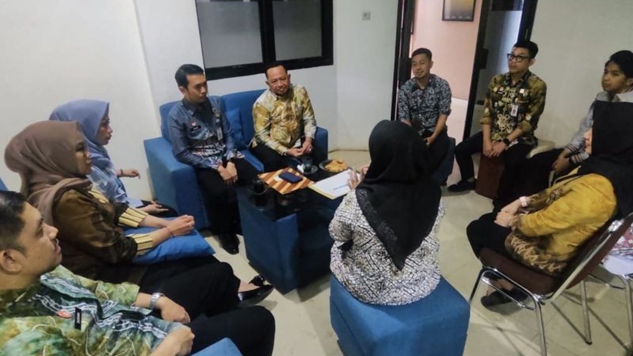 Sekretariat Dewan Balangan meminta pendampingan Kemenkum Kalsel dalam penyusunan Rancangan Peraturan Daerah (Raperda) untuk memastikan kualitas dan kepatuhan terhadap prosedur.