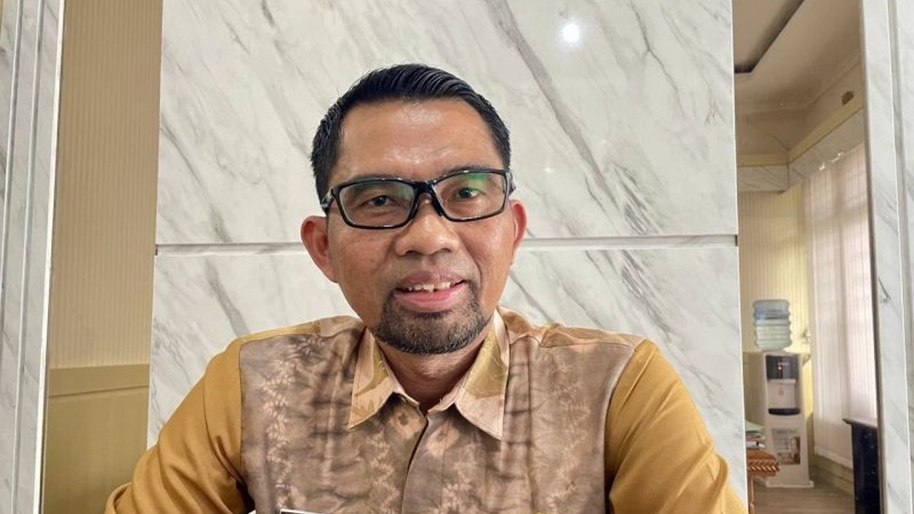 Pemerintah Provinsi Kalimantan Selatan (Kalsel) telah menyiapkan 390 ton beras cadangan pangan untuk menghadapi potensi banjir yang diperkirakan masih akan terjadi beberapa bulan ke depan, melebihi stok minimum yang dibutuhkan.