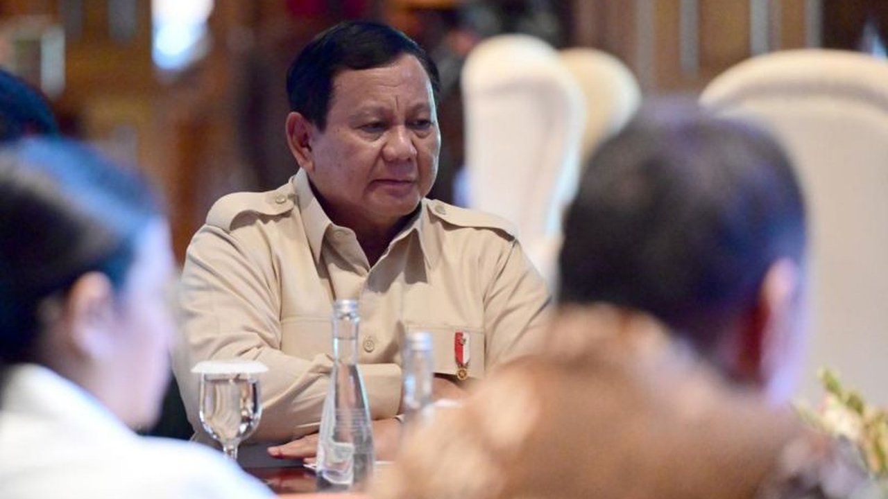 Presiden Prabowo Pimpin Rapat: Penataan Lahan Sawit Jaga Keseimbangan