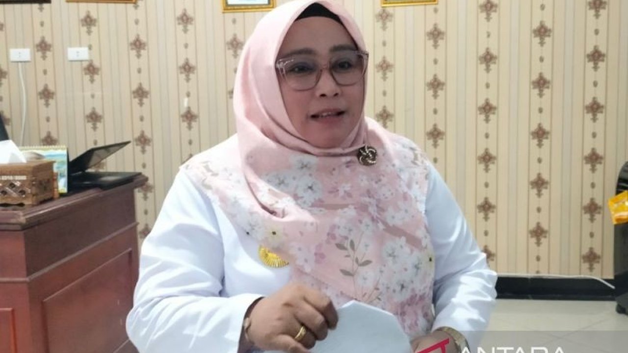 Dinas Dukcapil Rejang Lebong, Bengkulu, meluncurkan program 'Antar Dokumen Gratis' sejak 2024, bekerja sama dengan Kantor Pos untuk mengirimkan dokumen kependudukan ke warga di kecamatan terpencil.