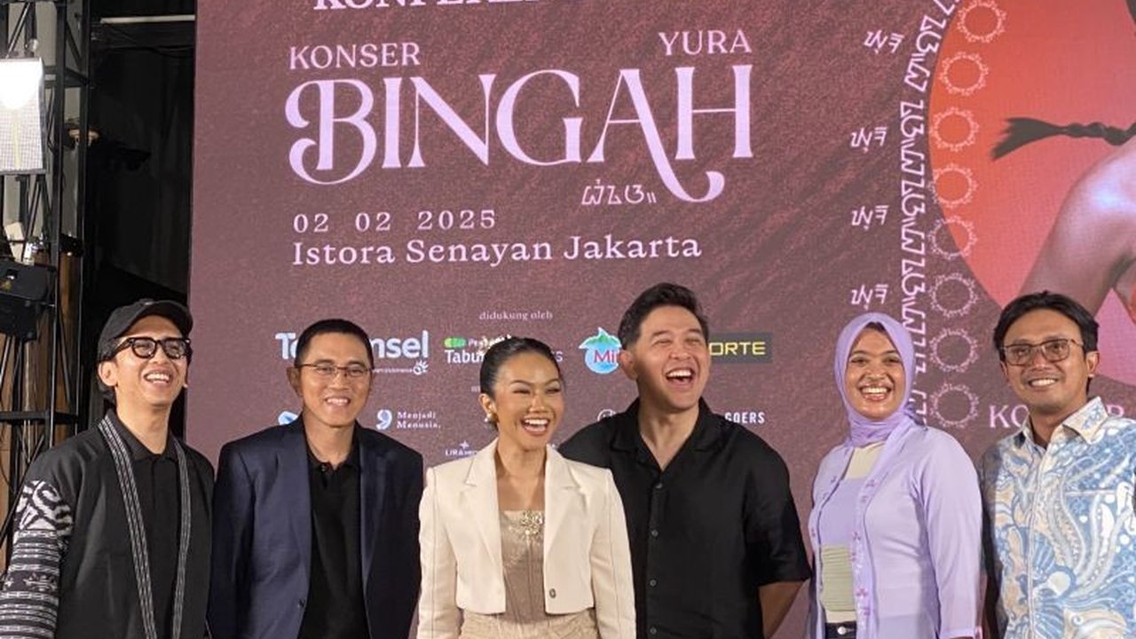 Penyanyi Yura Yunita menggelar konser 