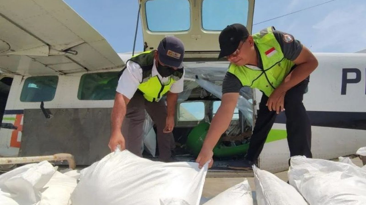 Operasi teknologi modifikasi cuaca (TMC) di Jawa Tengah oleh BNPB selesai lebih cepat dari jadwal, hanya dua hari, karena kondisi cuaca yang sudah membaik, meskipun potensi bencana tetap ada.