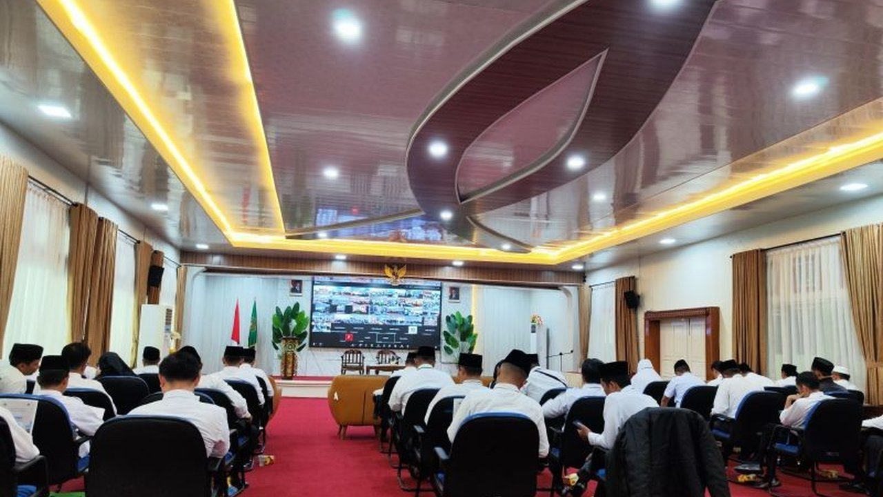 Kemenag Jambi mengumumkan hasil seleksi petugas haji daerah (PHD) untuk musim haji 2025, dengan total tujuh petugas yang terdiri dari bimbingan ibadah dan layanan kesehatan, serta tambahan petugas layanan umum.