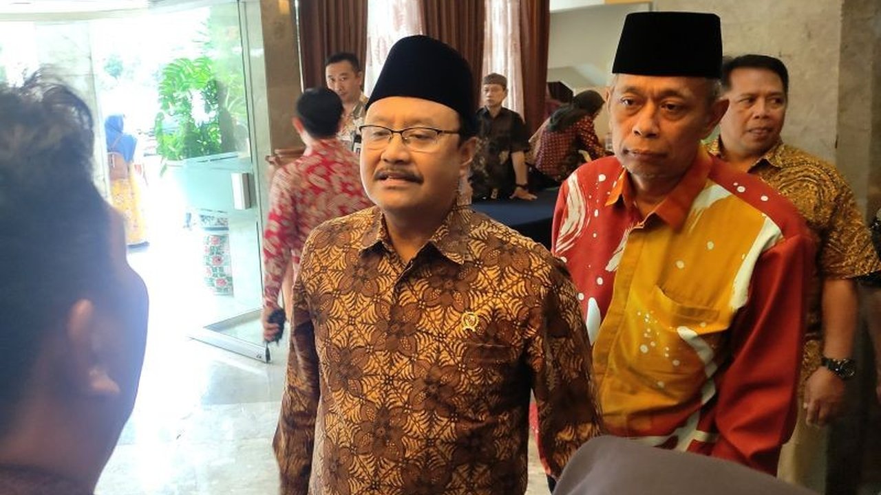 Menteri Sosial merespon positif rencana TNI untuk merekrut penyandang disabilitas sebagai prajurit, selaras dengan amanat UU No. 8 Tahun 2016 tentang penyediaan kuota bagi penyandang disabilitas di instansi pemerintah dan swasta.