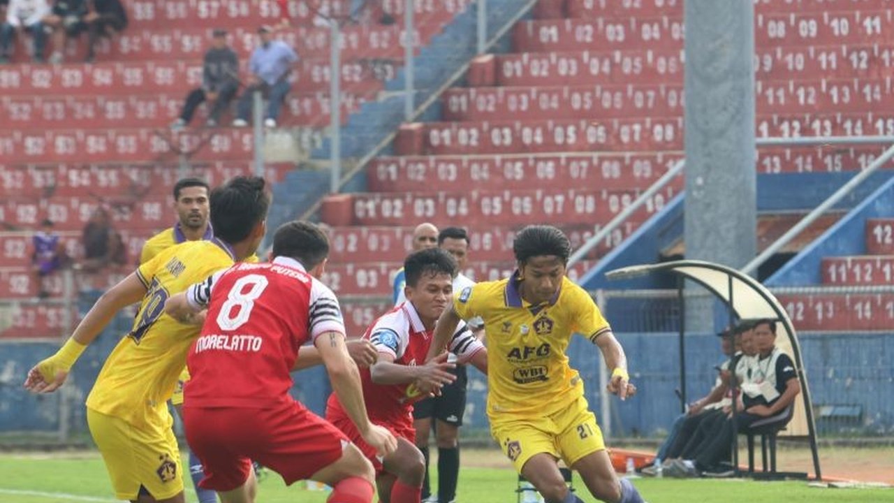 Persik Kediri bermain imbang 1-1 melawan Barito Putera dalam laga pekan ke-21 Liga 1 di Stadion Brawijaya, Kediri; kendati mendominasi, Persik gagal meraih kemenangan.