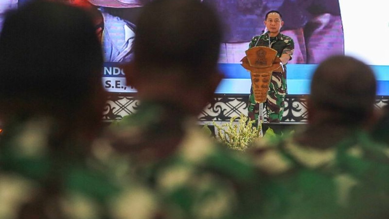 Panglima TNI Jenderal Agus Subiyanto mengumumkan rencana merekrut penyandang disabilitas untuk bergabung dengan TNI, terinspirasi oleh langkah Polri yang telah lebih dulu membuka kesempatan serupa.