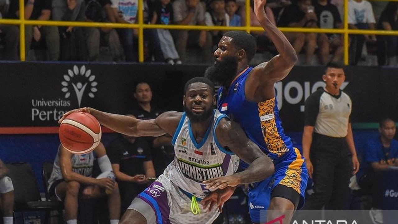 Satria Muda Pertamina Jakarta berhasil menang atas Hangtuah Jakarta dengan skor 85-72 pada pekan keempat IBL 2025,  meredam ambisi Hangtuah untuk membalas kekalahan sebelumnya.