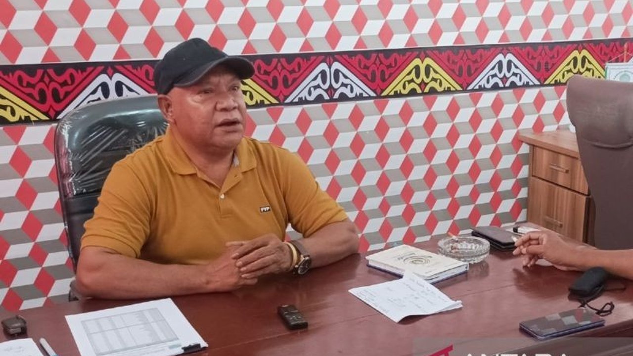 Dinas Dukcapil Biak Numfor, Papua, telah menerima 6.000 keping blanko KTP elektronik baru untuk memenuhi kebutuhan warga dan mempercepat proses penerbitan KTP-el, termasuk melalui program jemput bola.