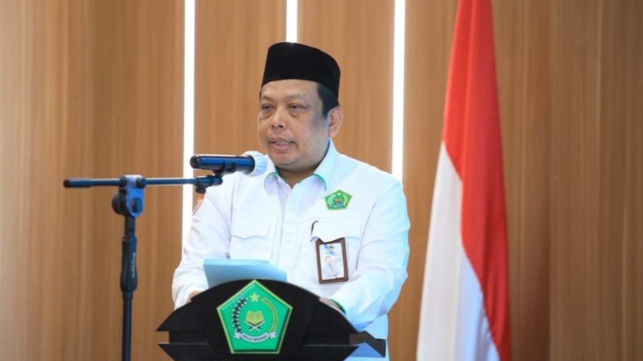 Kementerian Agama (Kemenag) berhasil meningkatkan skor implementasi Program Pengendalian Gratifikasi (PPG) dan meraih peringkat kelima nasional, menunjukkan komitmen kuat dalam menciptakan lingkungan kerja bebas gratifikasi.