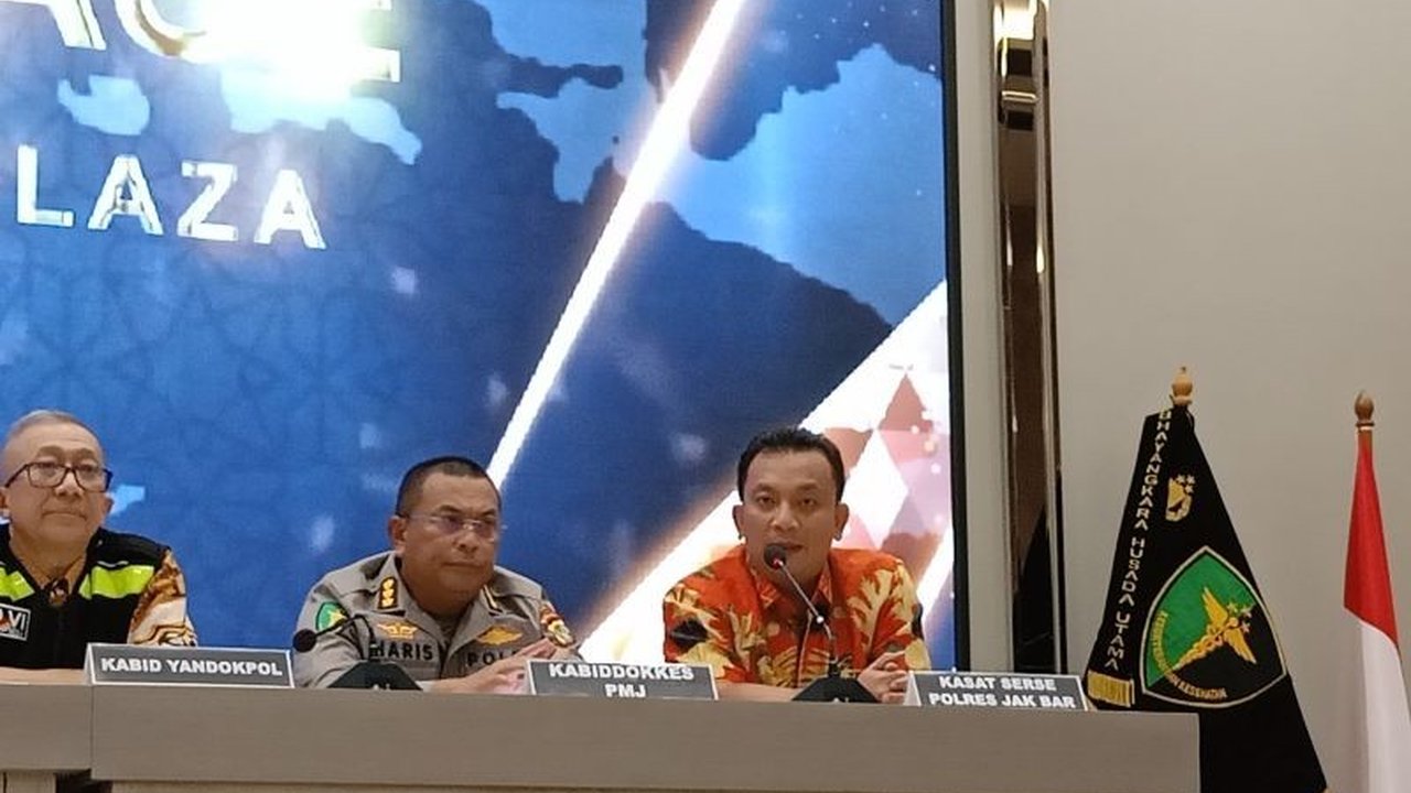 Polisi memastikan pengelola Glodok Plaza tak membersihkan sendiri lokasi kebakaran, melainkan bersama tim gabungan yang terdiri dari berbagai instansi, termasuk dalam proses identifikasi enam jenazah korban.