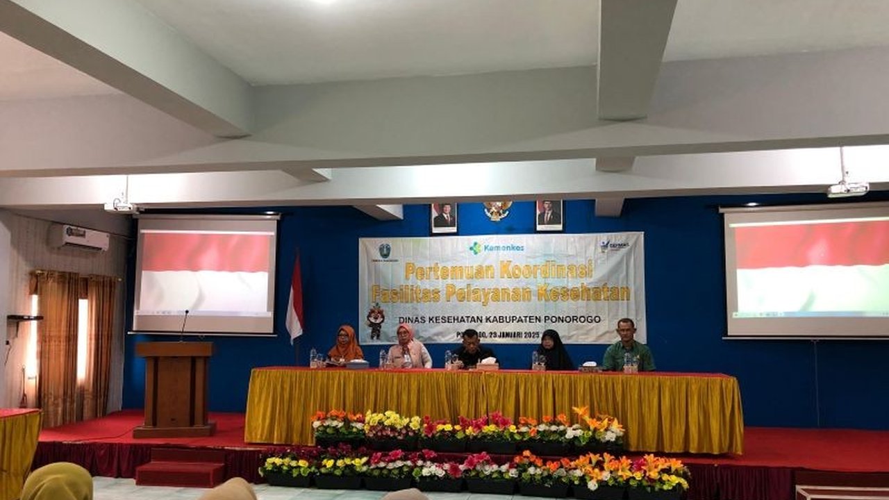 Pemkab Ponorogo bertekad menurunkan angka stunting hingga 4 persen pada tahun 2025 melalui kerjasama lintas sektor dan program Bupati Desa Hebat, dengan angka stunting saat ini berada di angka 8 persen.