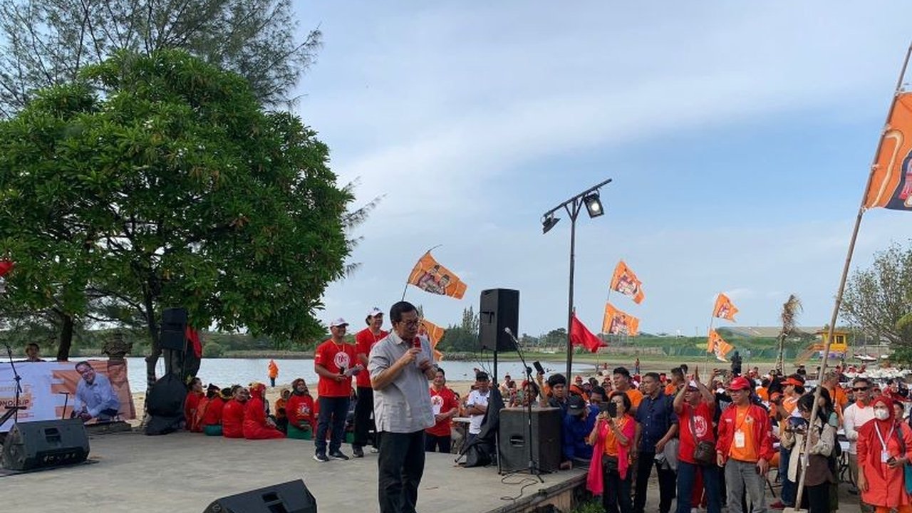 Gubernur DKI Jakarta terpilih, Pramono Anung, menekankan pentingnya kolaborasi dalam mengatasi banjir Jakarta, melanjutkan program sebelumnya dan berfokus pada solusi jangka panjang seperti Giant Mangrove Wall.