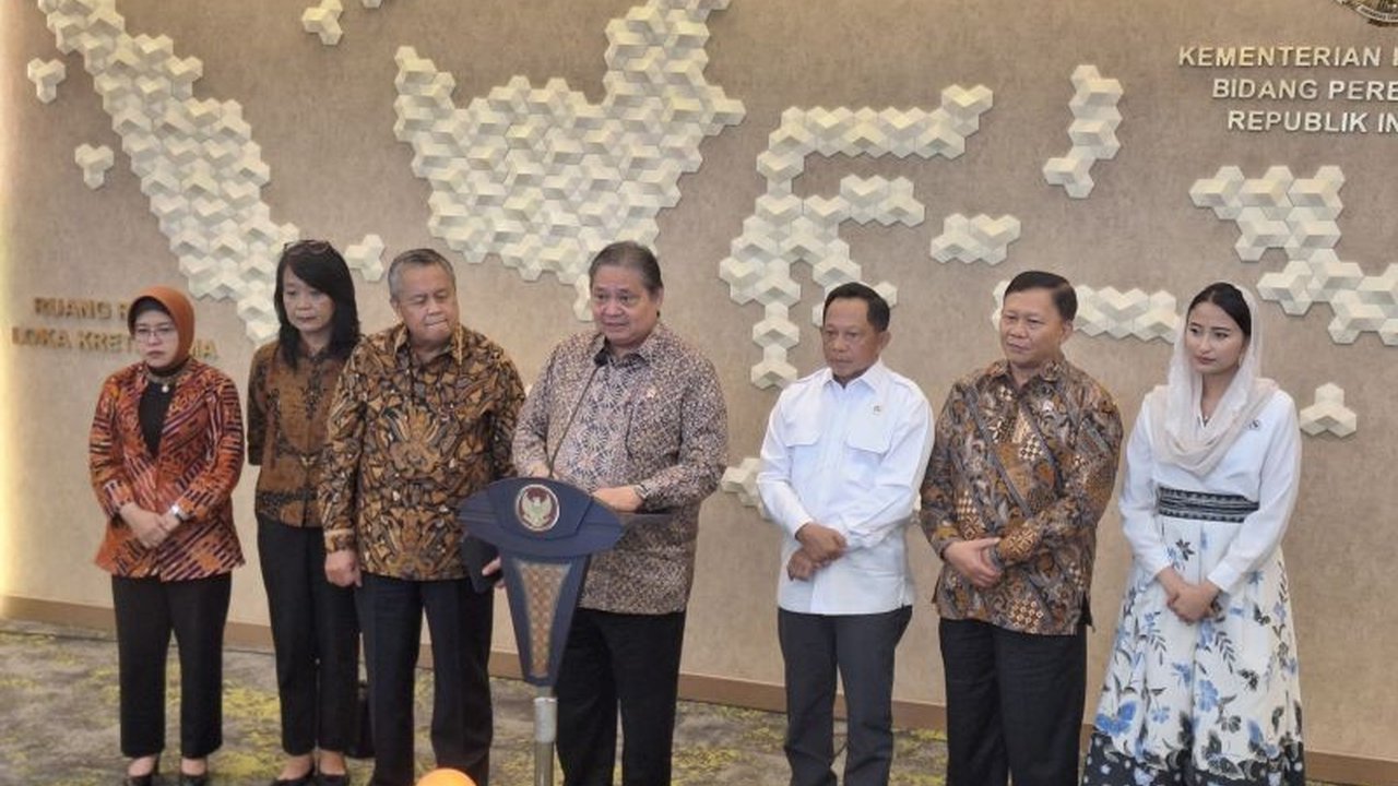 Pemangkasan anggaran Kementerian PUPR sebesar Rp81 triliun berdampak pada proyek infrastruktur, meski proyek yang sudah berjalan akan dilanjutkan dengan prioritas pada proyek bersumber Hibah Luar Negeri dan SBSN.