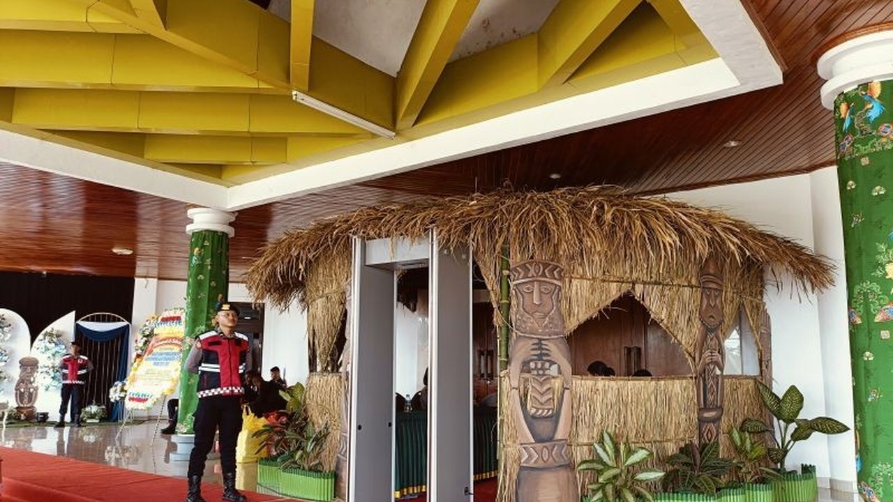 Sebanyak 161 personel Polres Mimika mengamankan pelantikan 9 anggota DPRK Mimika periode 2024-2029 di Timika, Papua Tengah, Jumat (31/1), menyusul kontroversi proses seleksi anggota dewan.