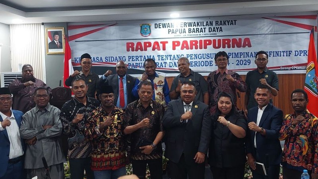 Dewan Perwakilan Rakyat Provinsi (DPRP) Papua Barat Daya menetapkan Henry Andrew George Wairara sebagai Ketua DPRP definitif periode 2024-2029 setelah rapat paripurna pada Jumat, 31 Januari 2024, di Sorong, di tengah aksi unjuk rasa.