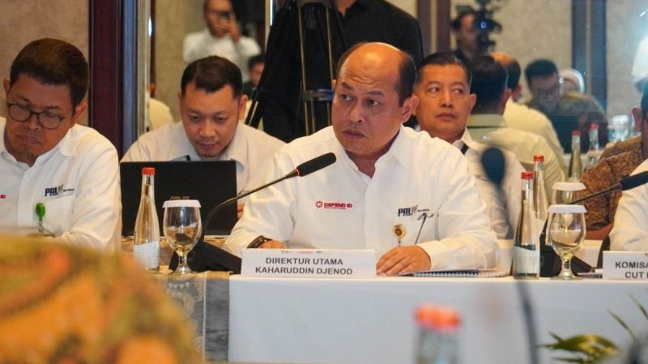 PT PAL Indonesia, dengan kontrak Rp42,32 triliun, siap dorong pertumbuhan ekonomi nasional lewat penguatan industri pertahanan dan ekspansi ke pasar internasional.