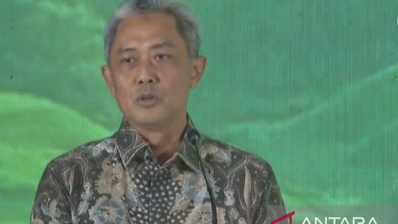 Kementerian Lingkungan Hidup dan Kehutanan (KLHK) menyoroti potensi ekonomi yang besar dari restorasi gambut dan rehabilitasi mangrove, menawarkan peluang investasi berkelanjutan dan perdagangan karbon.