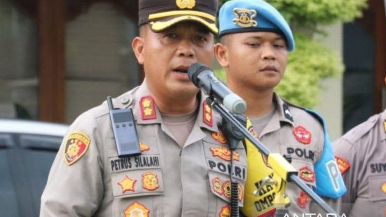 Kepolisian Resor Sragen tengah menyelidiki serangkaian kasus penjambretan yang meresahkan warga, dengan imbauan agar masyarakat meningkatkan kewaspadaan dan meminta pengawalan polisi jika diperlukan.