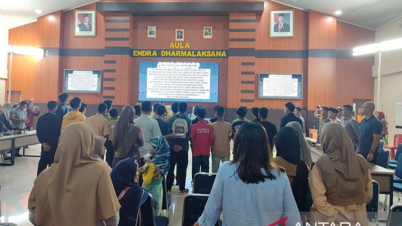 Polresta Bengkulu membubarkan 26 geng motor pelajar di Kota Bengkulu setelah deklarasi dibantu orang tua dan sekolah, serta meningkatkan patroli malam untuk mencegah tawuran.