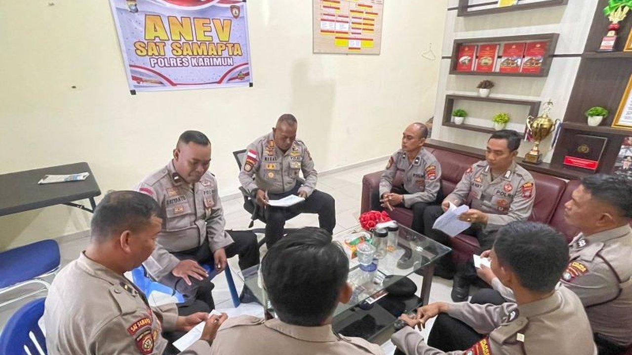 Polres Karimun meningkatkan kinerja dan disiplin anggota melalui analisa dan evaluasi (anev) untuk memastikan pelayanan terbaik kepada masyarakat dengan pengawasan ketat, pelatihan rutin, dan larangan penggunaan peluru tajam.