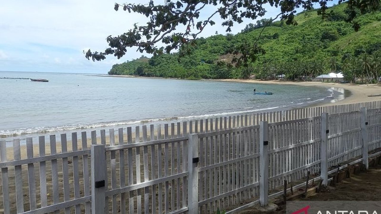 Anggota DPRD Gorontalo Utara mengajak warga pesisir untuk membuka homestay guna meningkatkan kunjungan wisata dan perekonomian daerah, mengingat minimnya fasilitas penginapan di sana.