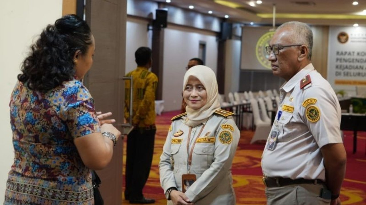 BBKHIT Papua mengajak dokter hewan aktif mensosialisasikan pencegahan penyakit hewan, terutama ASF, melalui edukasi dan program pengobatan gratis kepada peternak untuk mencegah penyebaran wabah.