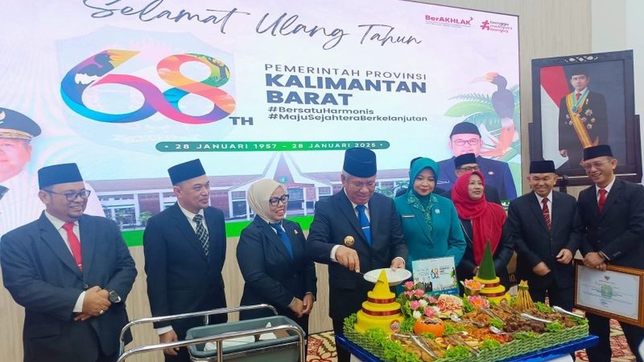 Pemerintah Provinsi Kalimantan Barat memperingati HUT ke-68 secara sederhana untuk menghemat anggaran sesuai instruksi Presiden, dengan tetap menekankan evaluasi dan perencanaan pembangunan daerah.