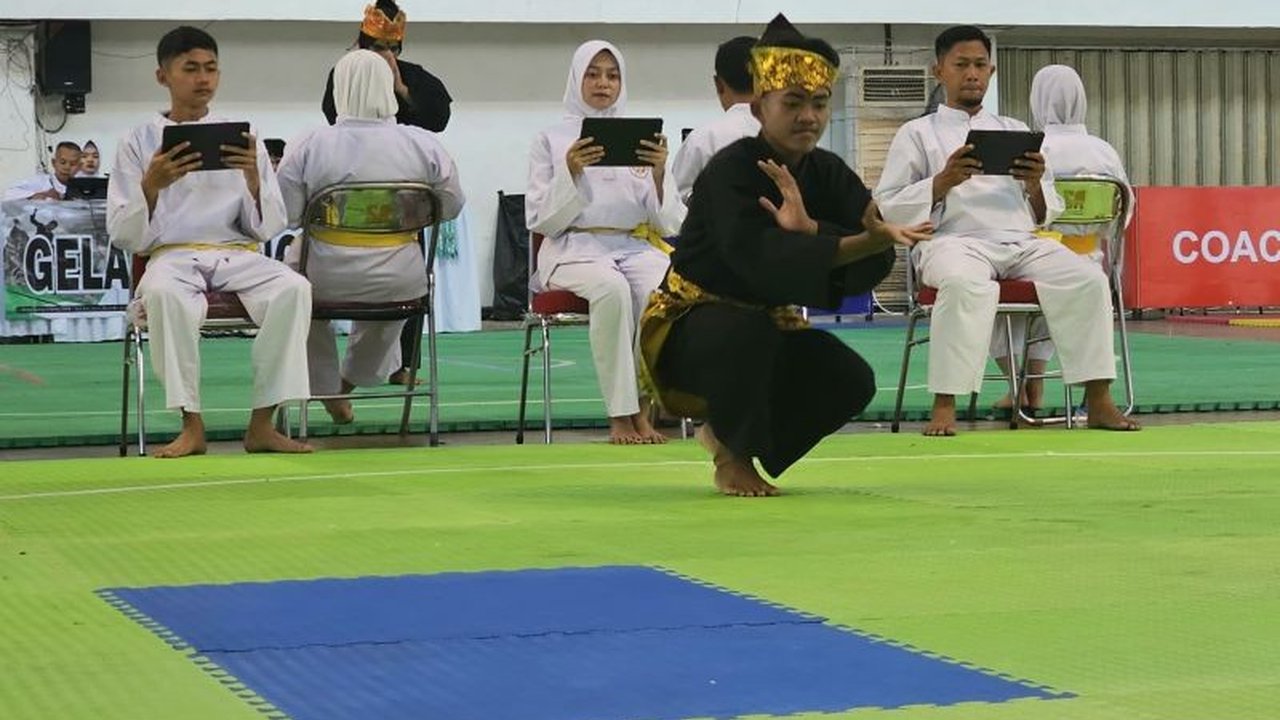 Presiden Prabowo Subianto memimpin upaya membawa pencak silat ke Olimpiade, didukung pemerintah dan berbagai pihak, meski menghadapi tantangan persyaratan IOC yang ketat.